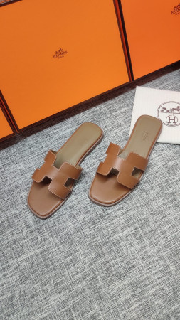 ua H**mes oran sandal
