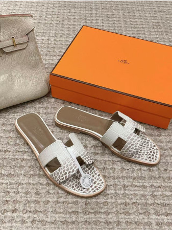 ua H**mes oran sandal