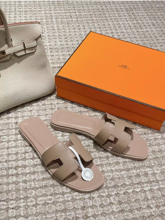 ua H**mes oran sandal