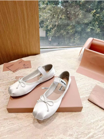 ua M1v M1v satin ballerinas