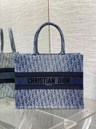 medium d*or book tote blue De*1m d*or oblique jacquard 36 x 27.5 x 16.5 cm