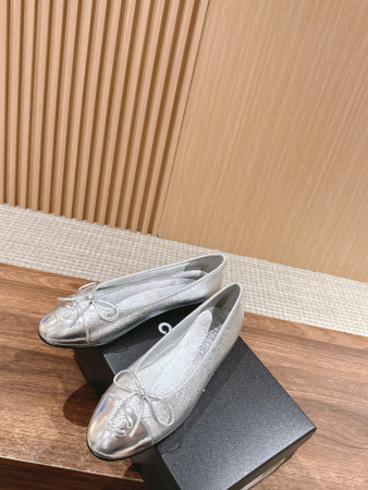 ua Ch*el ballet flats