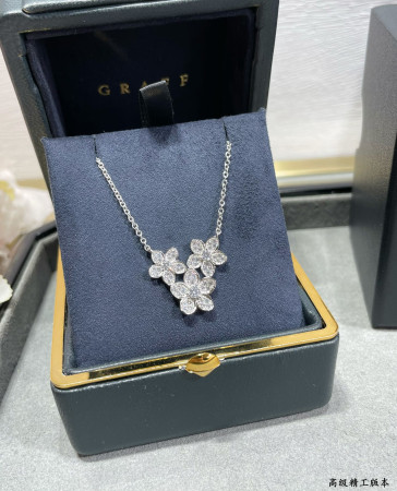 Gr*ff three flowers necklace