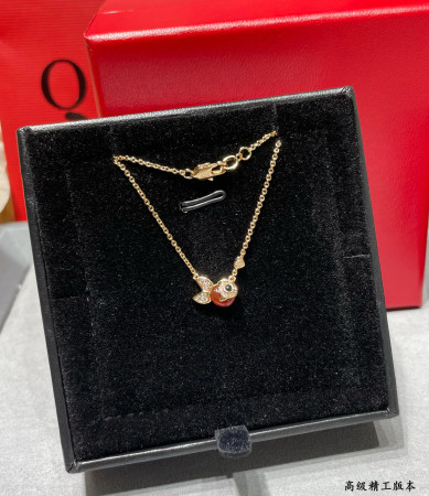 Qee1in little goldfish necklace