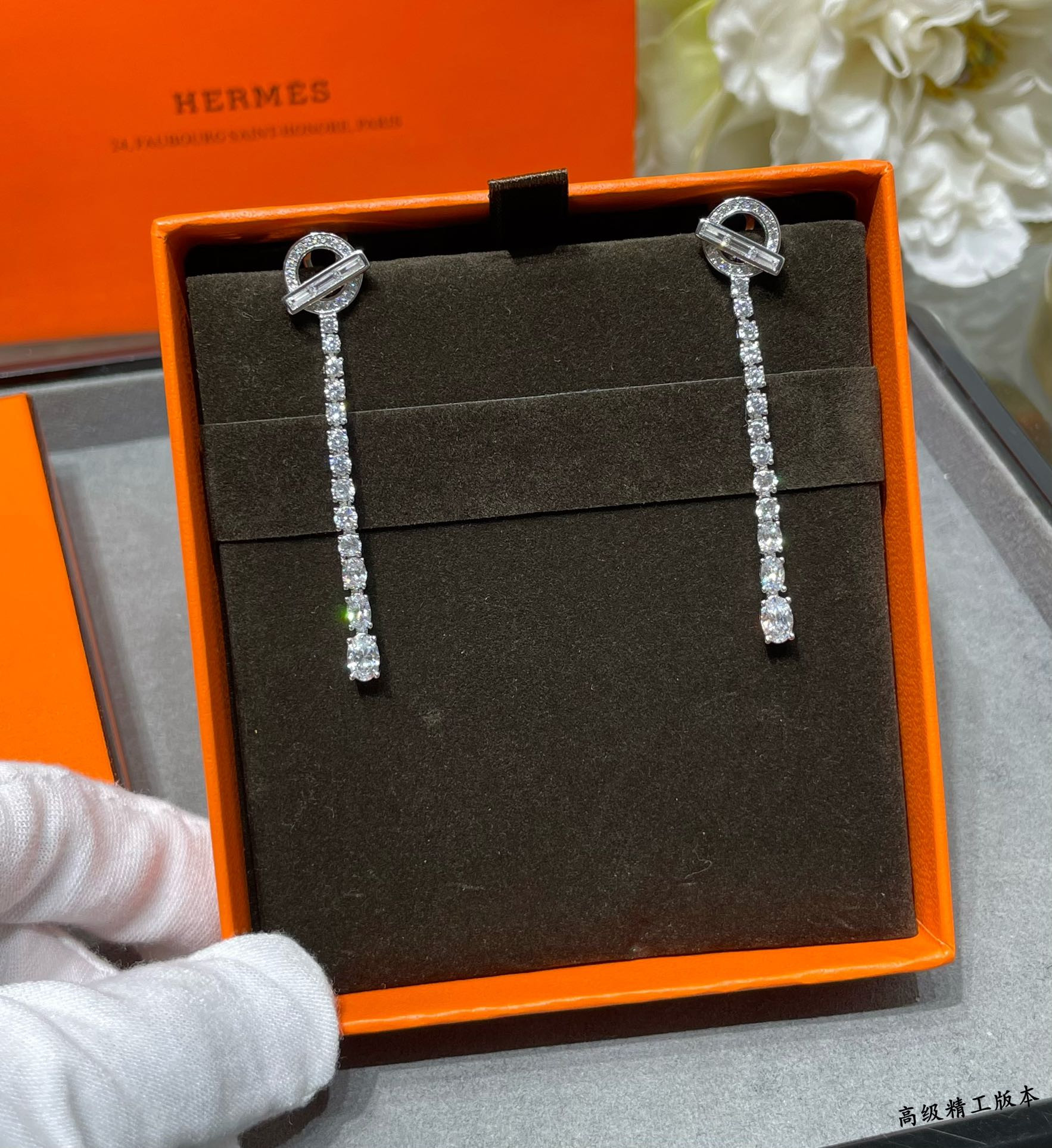 H**mes ot fully di*m*nd-encrusted earrings