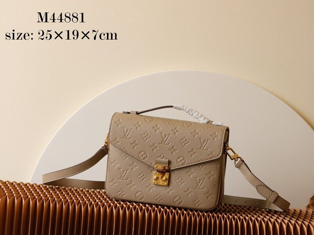 LV Pochette Métis M44881 25x19x7cm