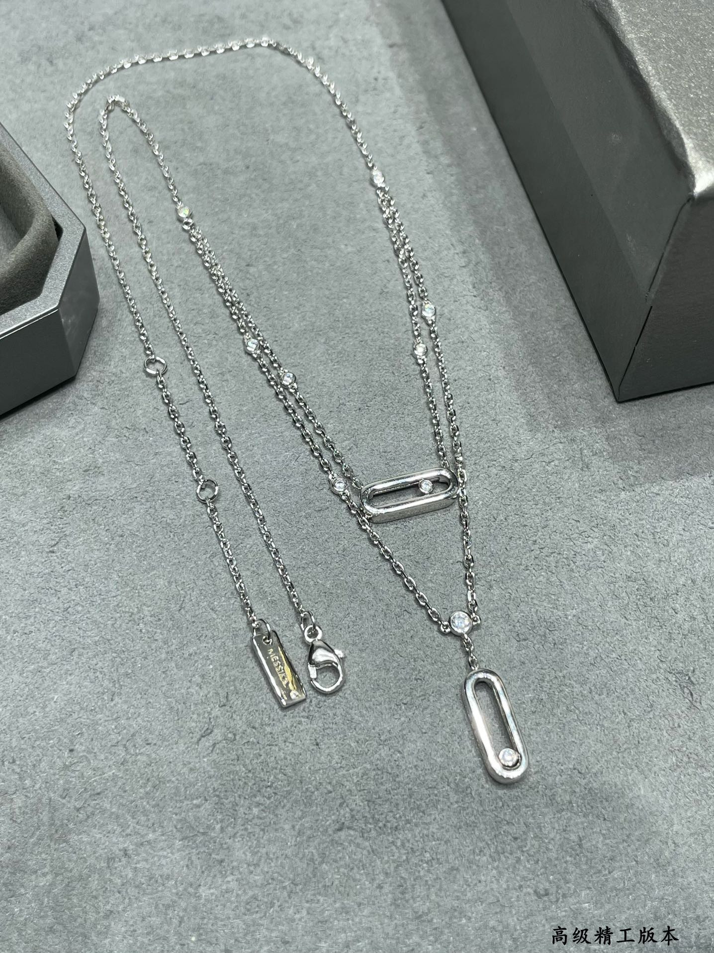 Mes1kaa double layer polished moving necklace