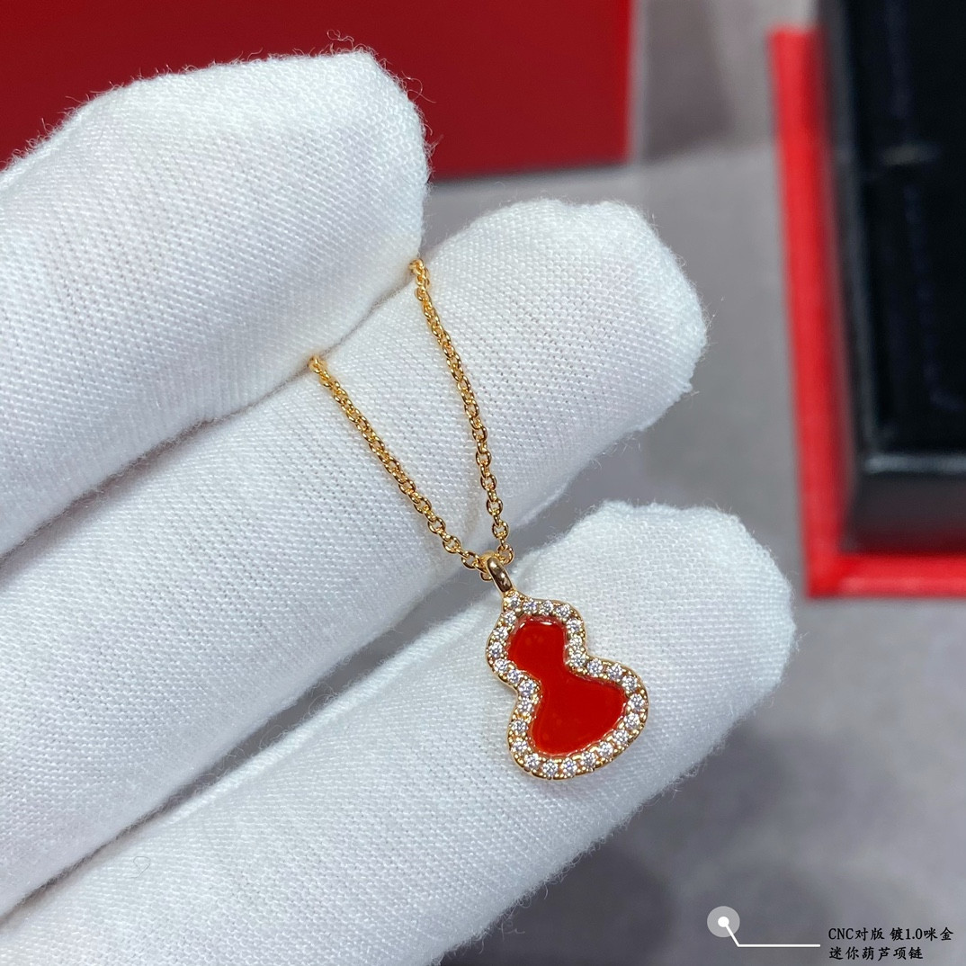 Qee1in mini gourd necklace