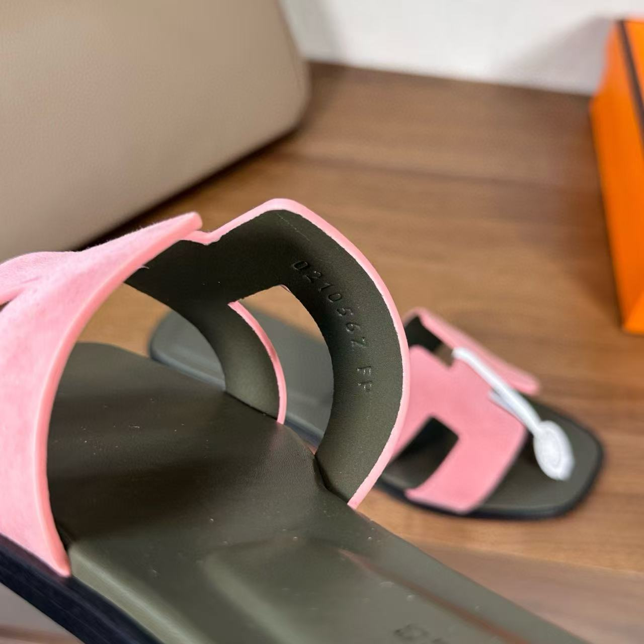 ua H**mes oran sandal