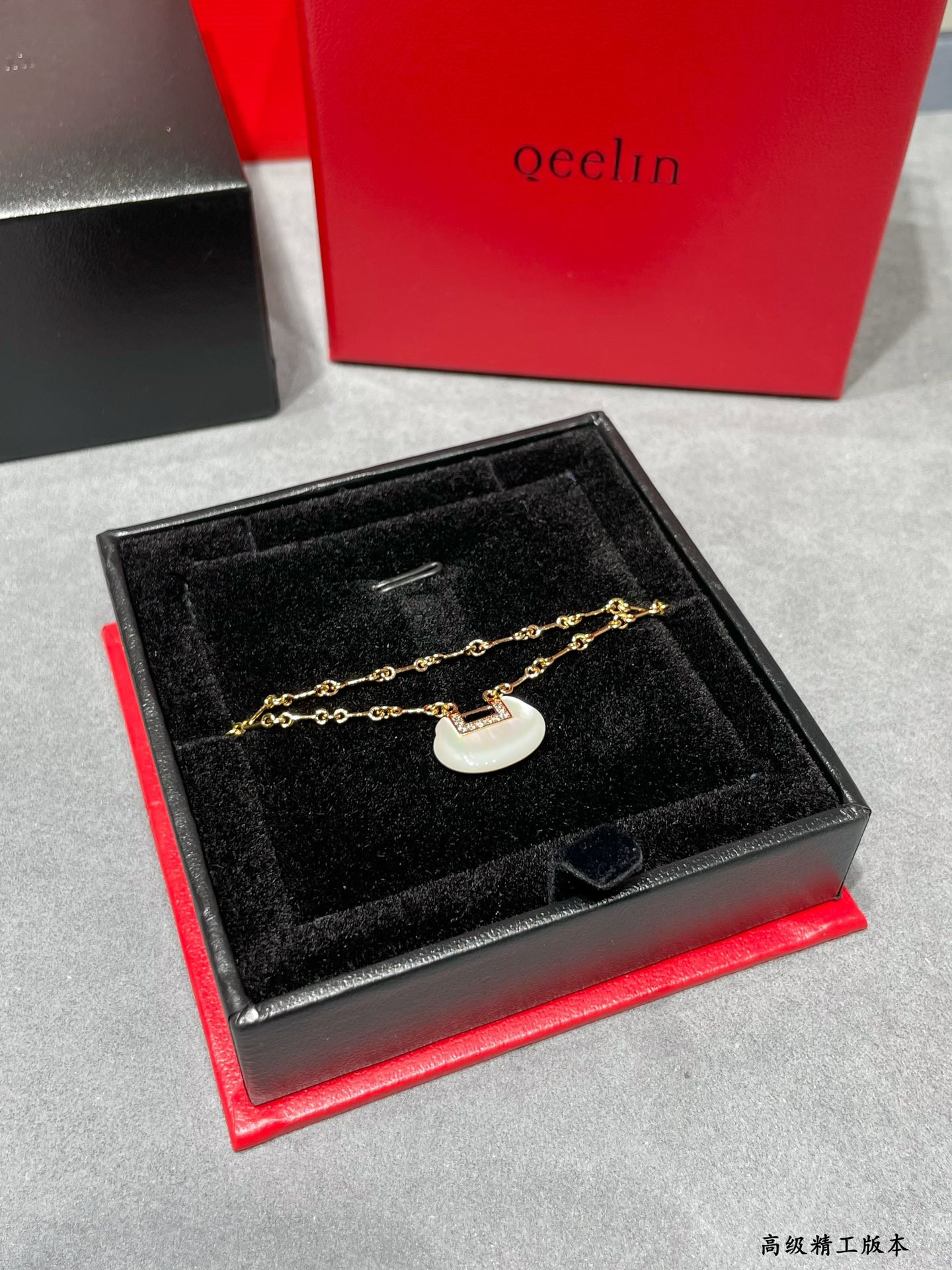 Qee1in yuyi ruyi mother-of-pearl bracelet