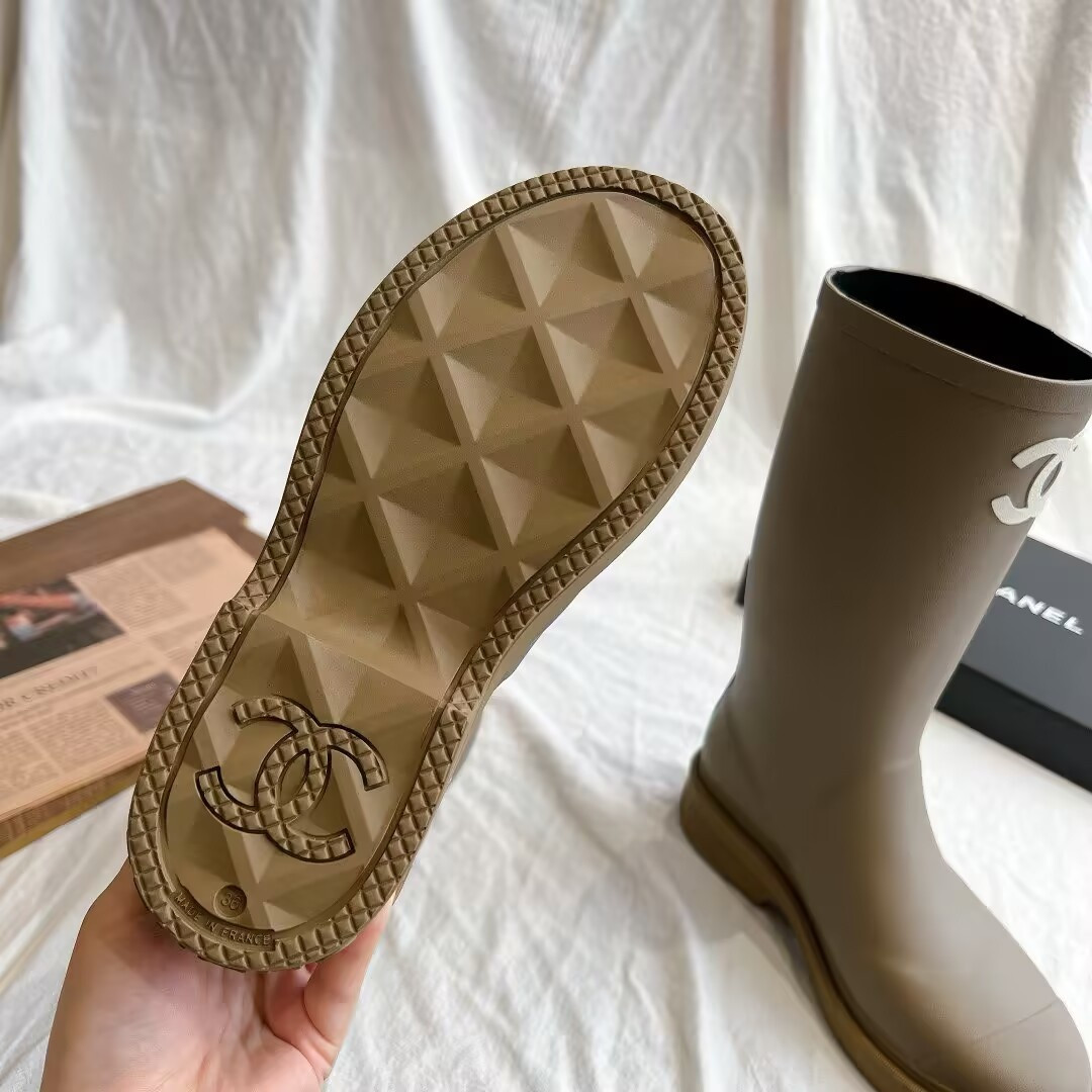 ua Ch*el boots
