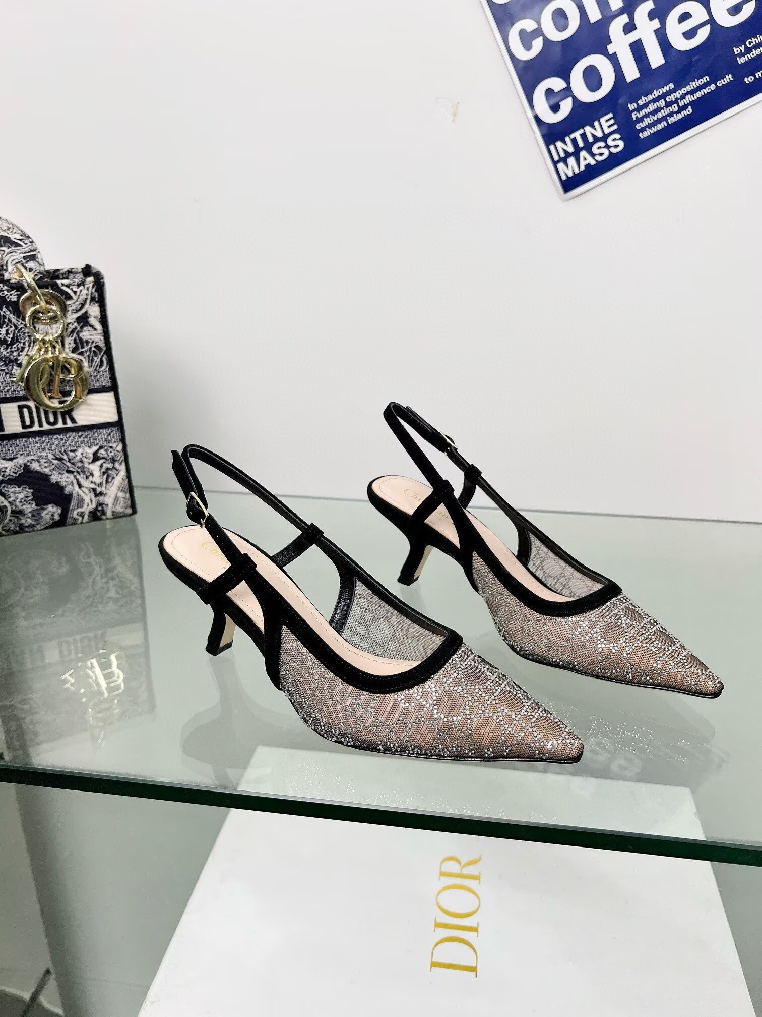 ua D*or capture slingback pump