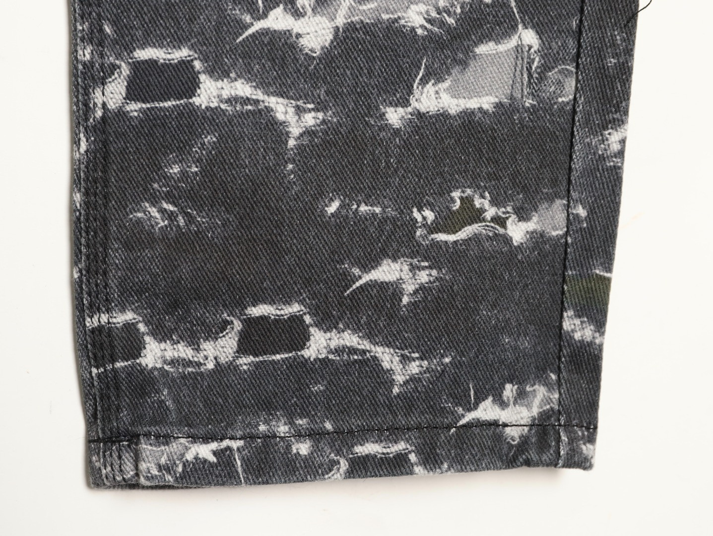 G1uenchy jeans