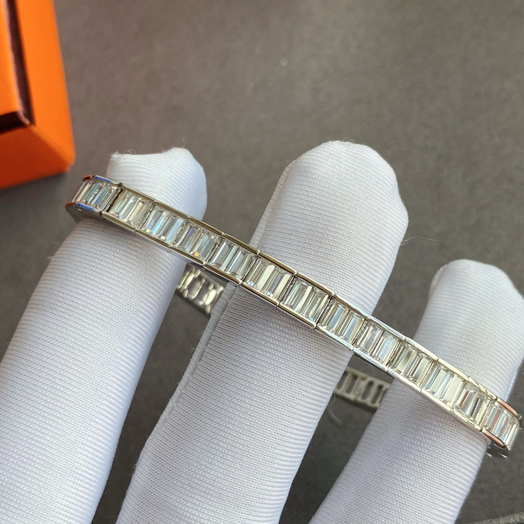 H**mes button trapezoid di*m*nd bracelet