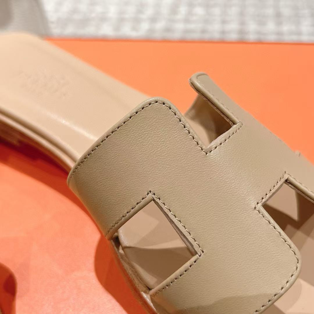 ua H**mes oran sandal