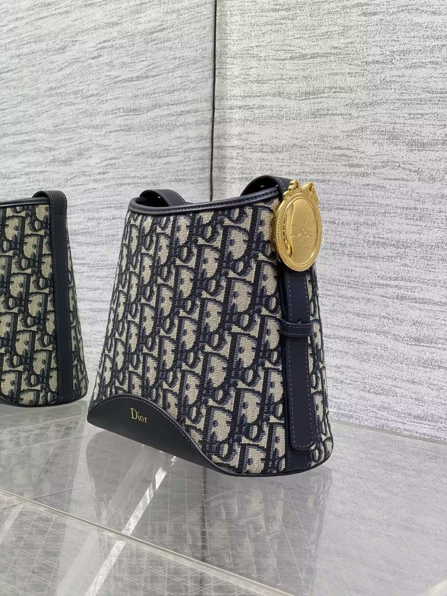 D*or small médaillon bucket bag 19.5x18.5x11.5cm