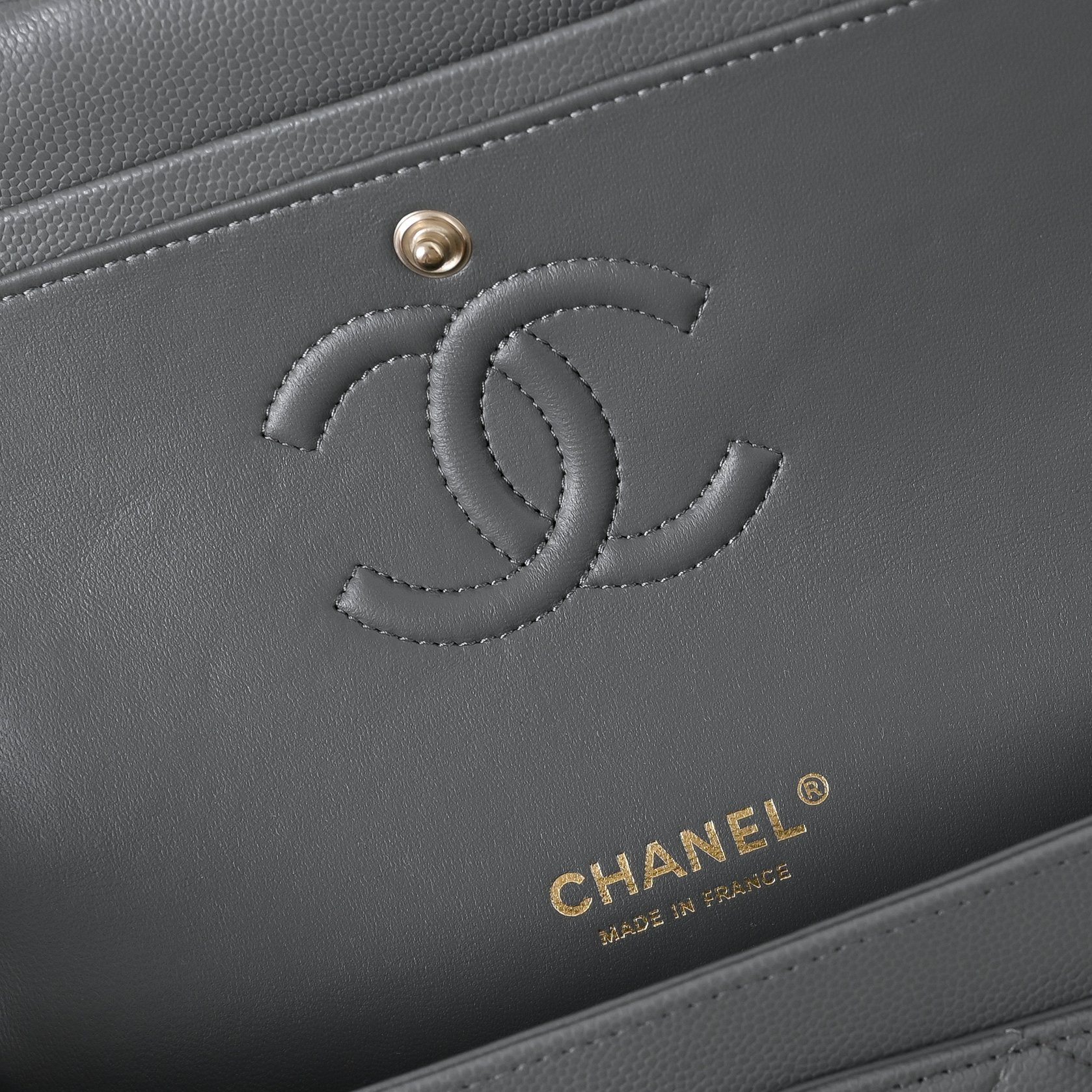 Ch*el classic flap handbag caviar leather and light gold-tone metal hardware a01113 23x14.5x6cm