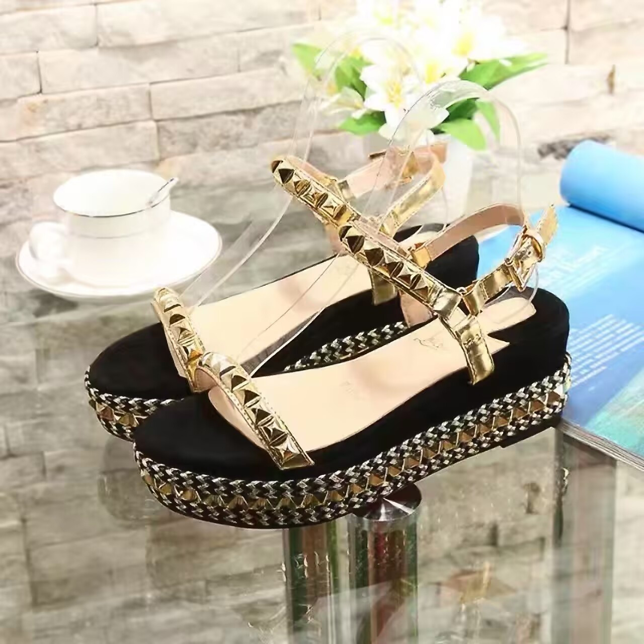 ua Ch**an louboutin pyraclou