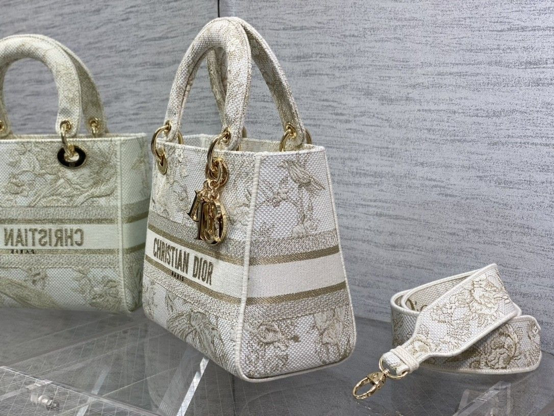 medium D*or lady d-lite bag 24 x 20 x 11 cm
