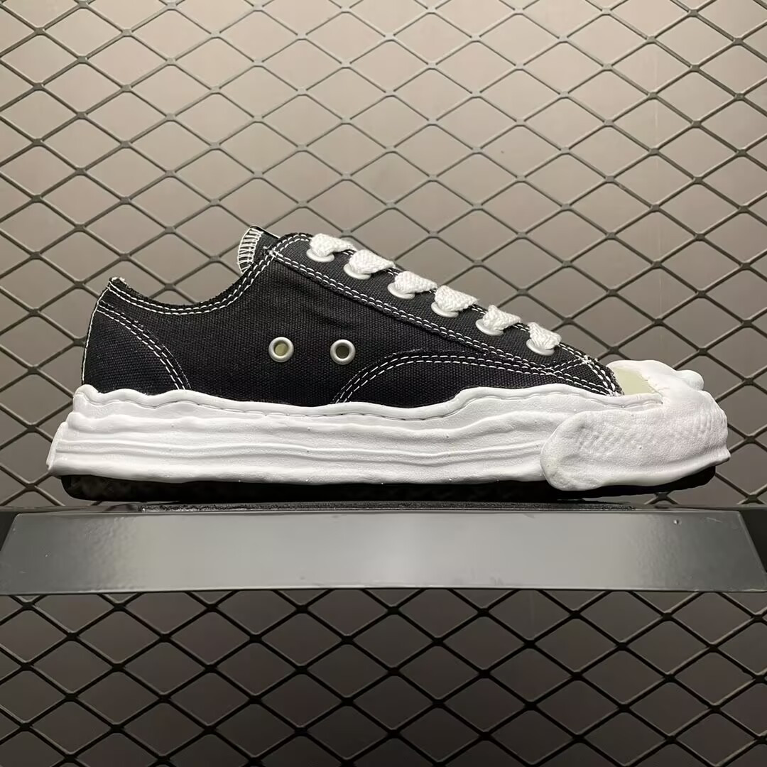 ua Ma*s*n mihara yasuhiro canvas low-top sneaker