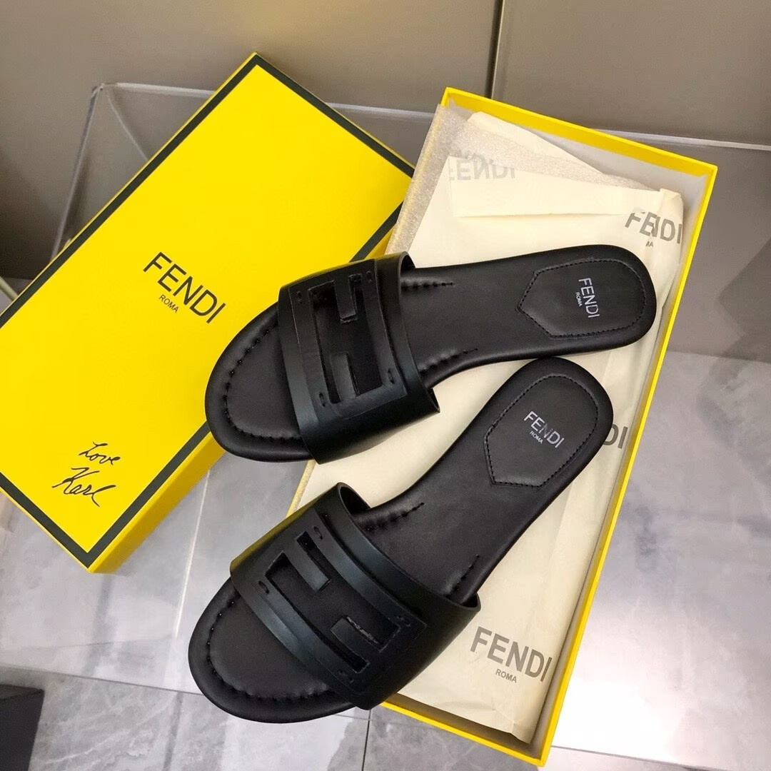 ua F**di baguette leather slides