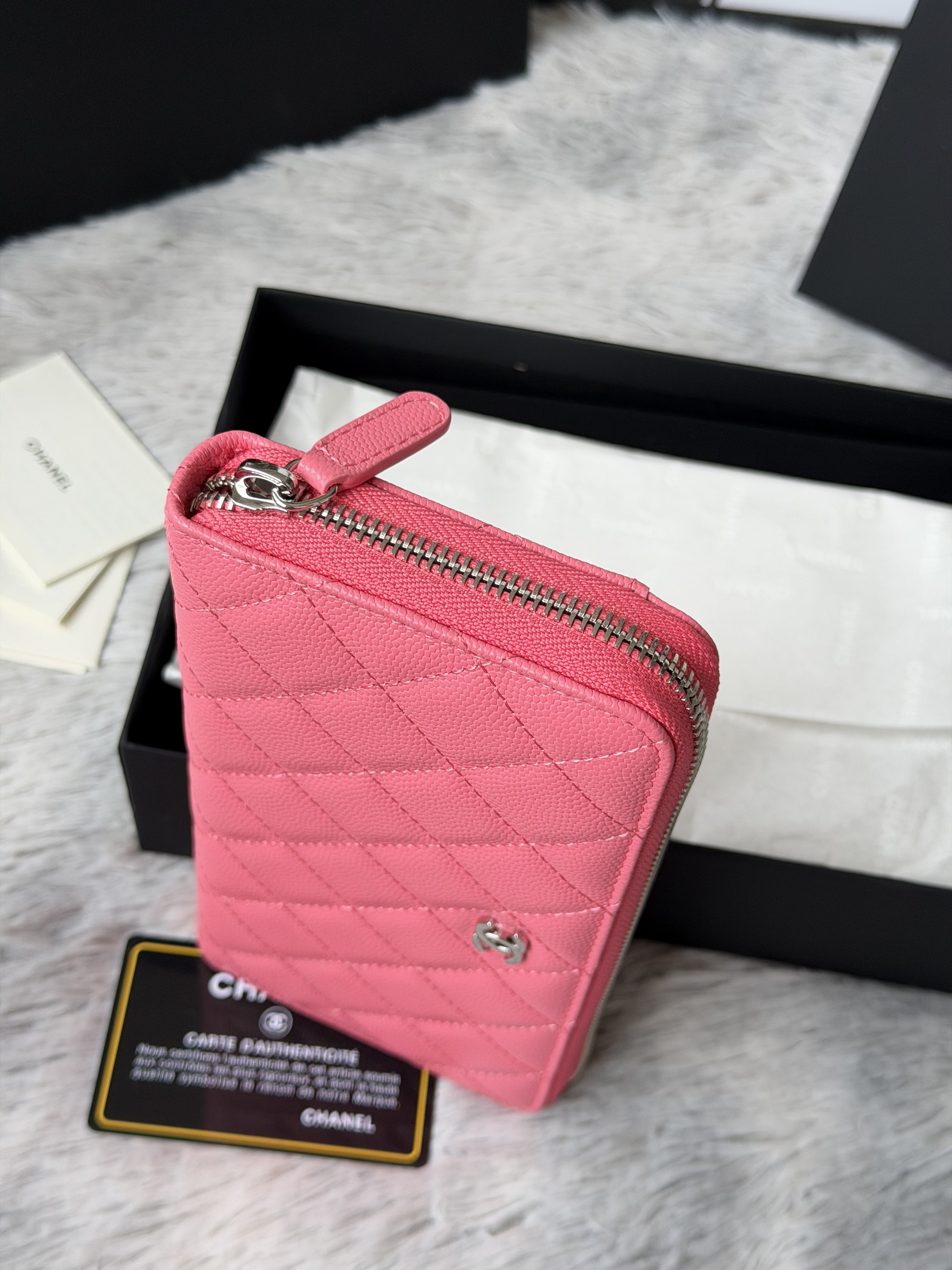 Ch*el zip around wallet 80758 10x19x3cm
