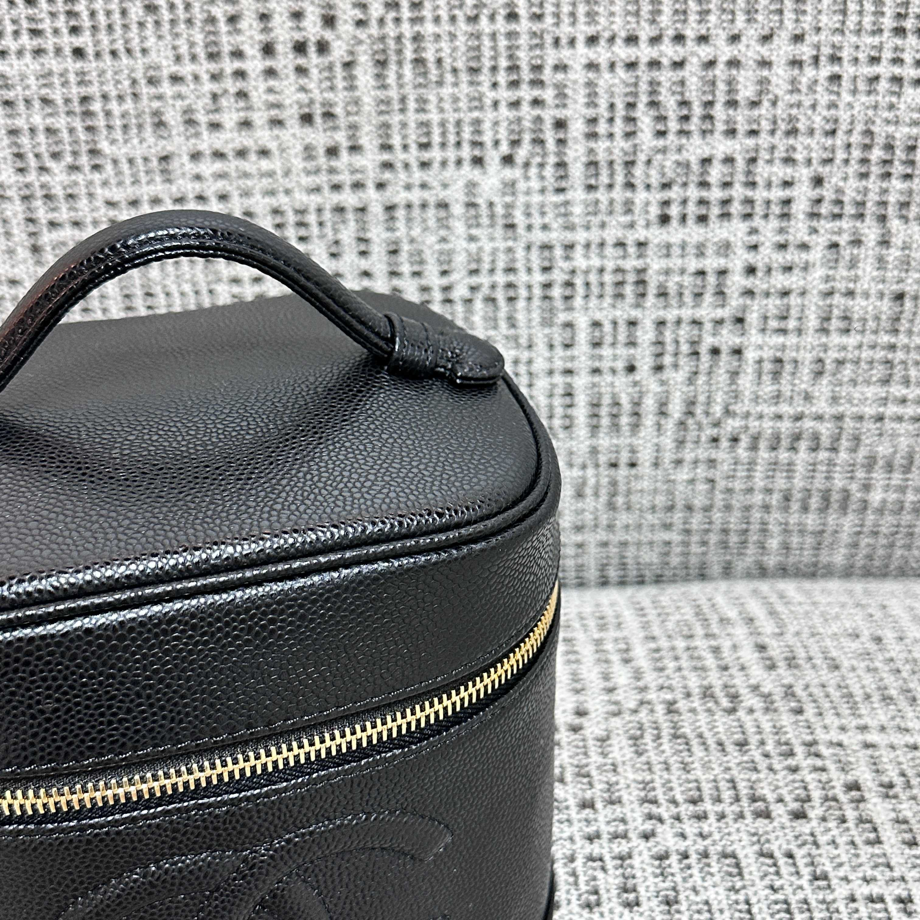 Ch*el vanity bag 17.5x13x17cm