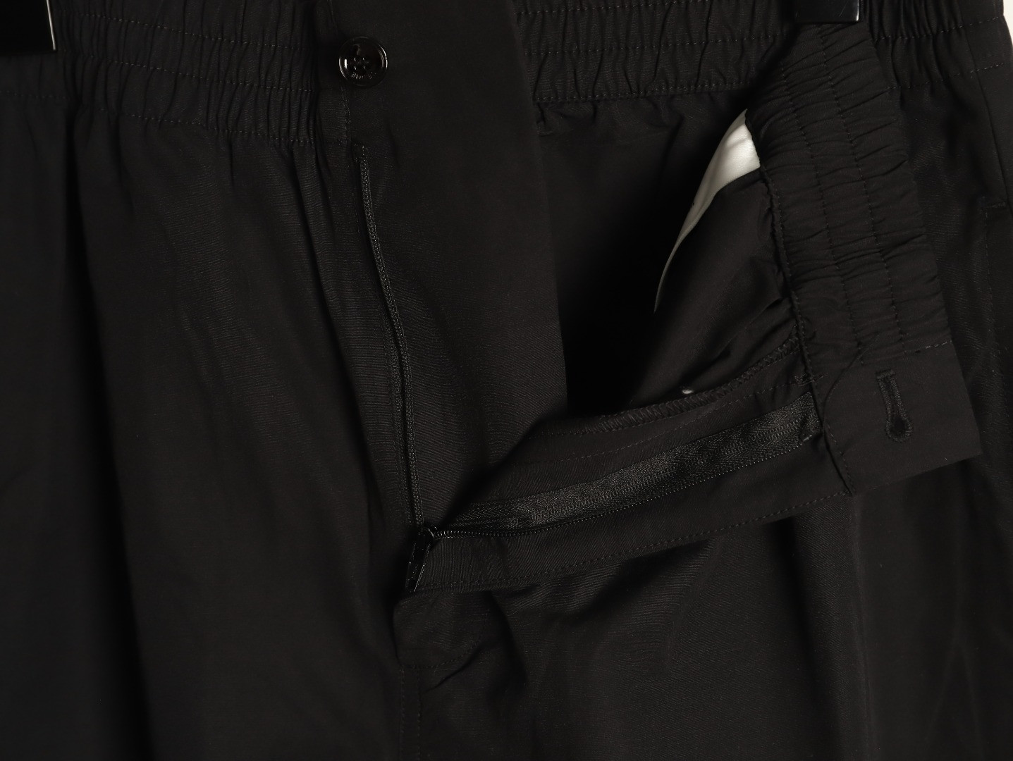 Ce**e pants