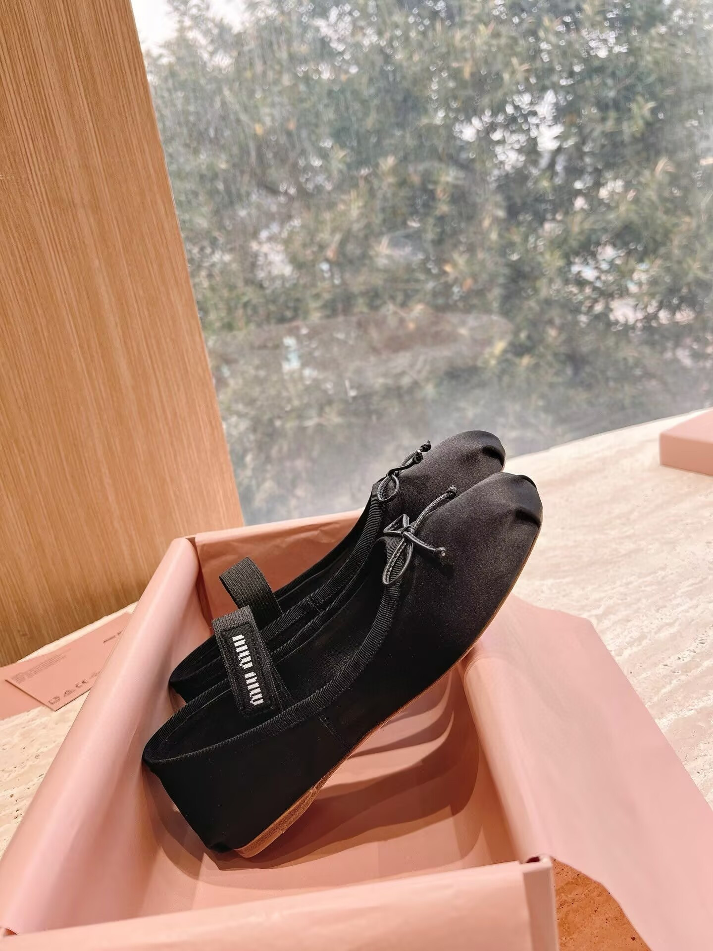 ua M1v M1v satin ballerinas