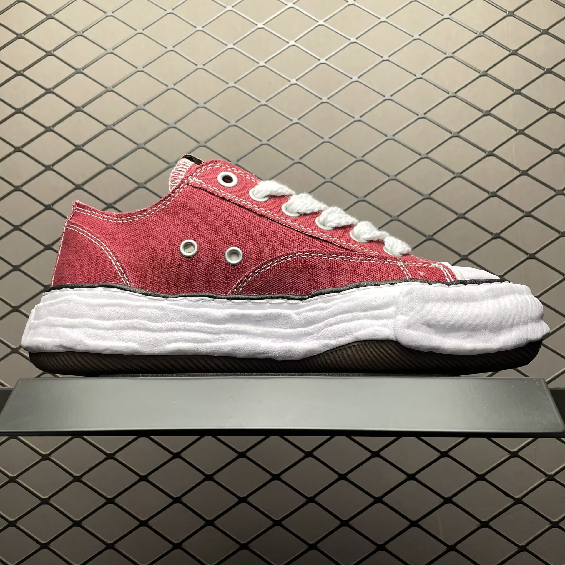 ua Ma*s*n mihara yasuhiro peterson low canvas