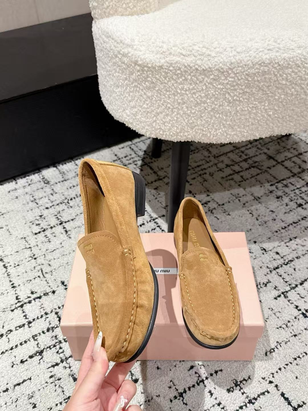 ua M1v M1v suede loafers
