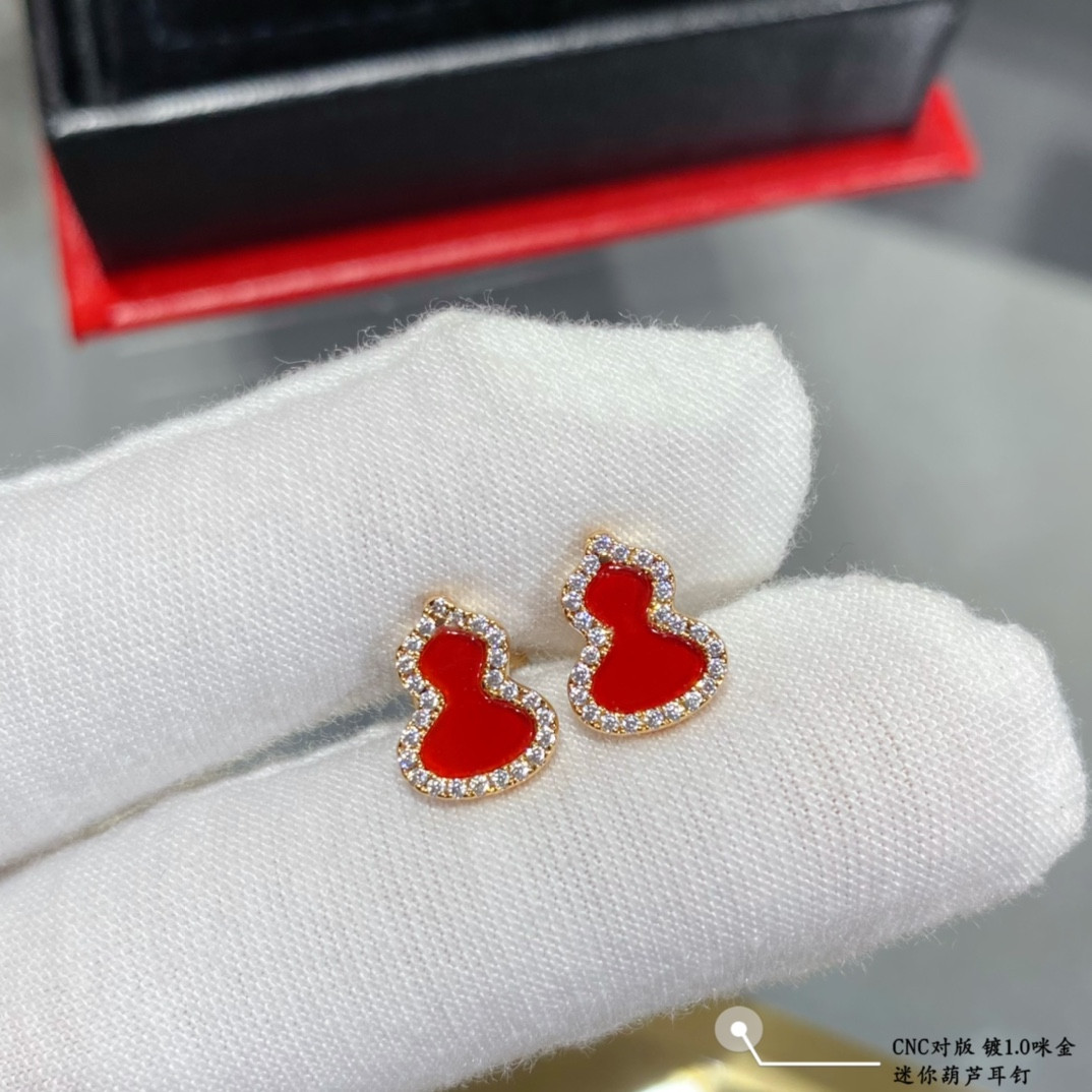 Qee1in mini gourd earrings