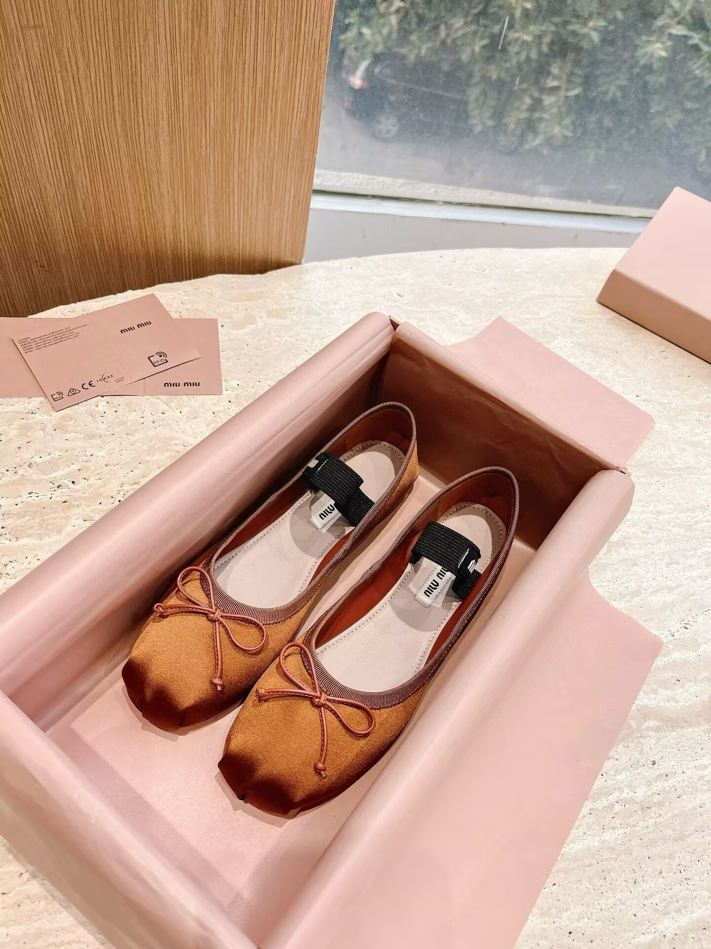 ua M1v M1v satin ballerinas