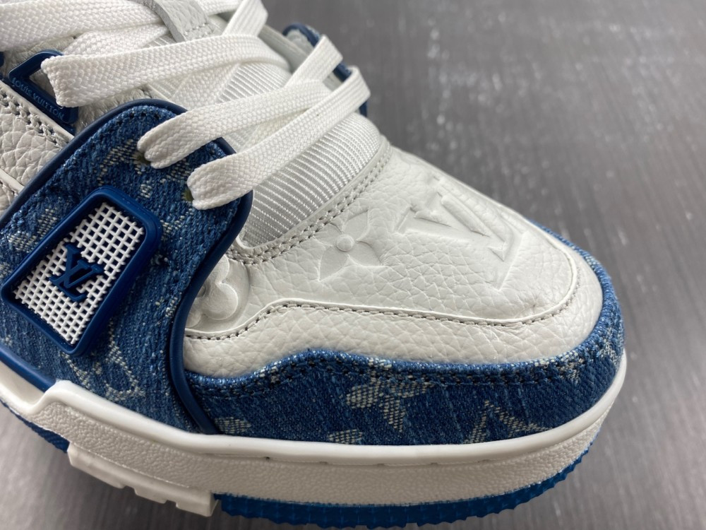 1v trainer monogram De*1m white blue