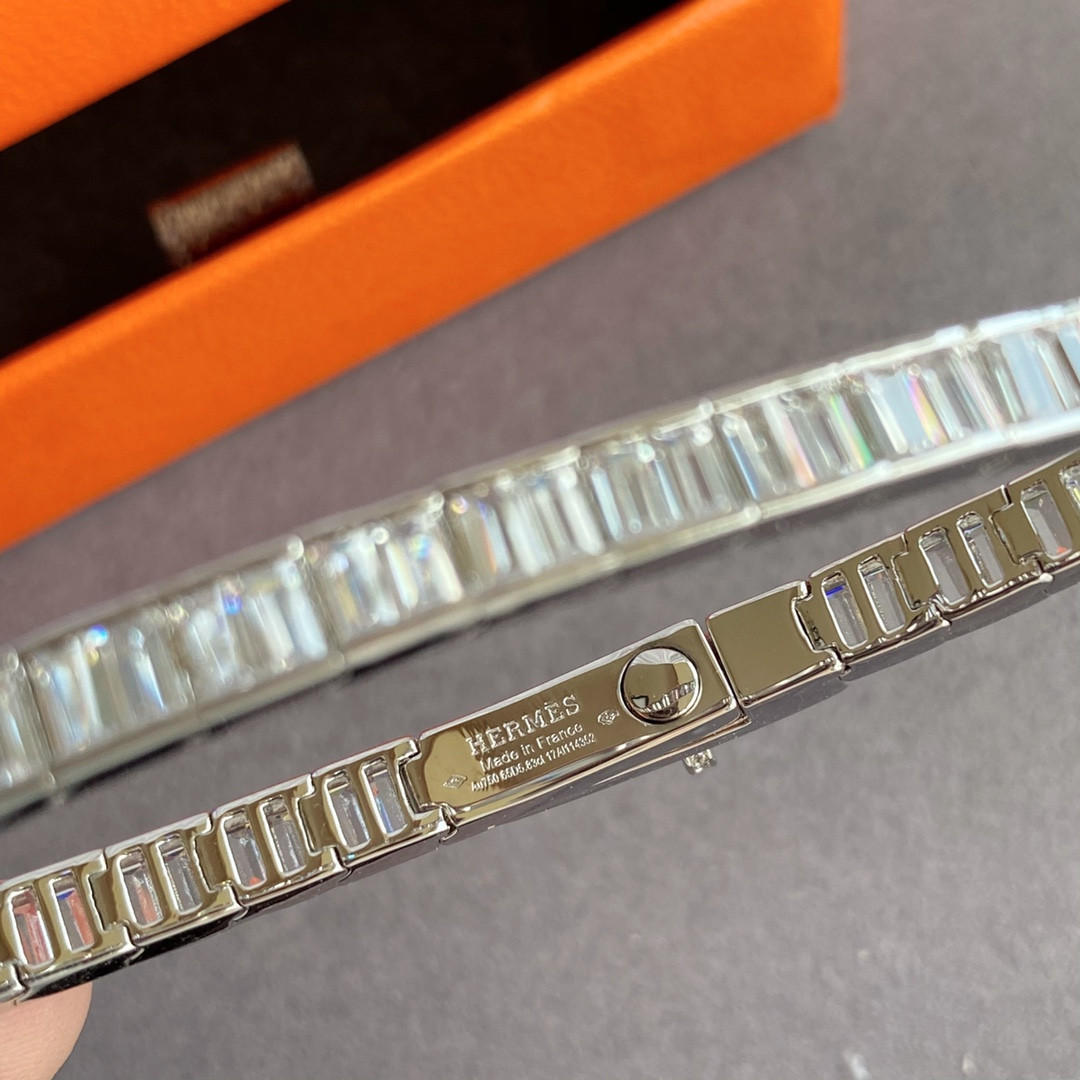 H**mes button trapezoid di*m*nd bracelet
