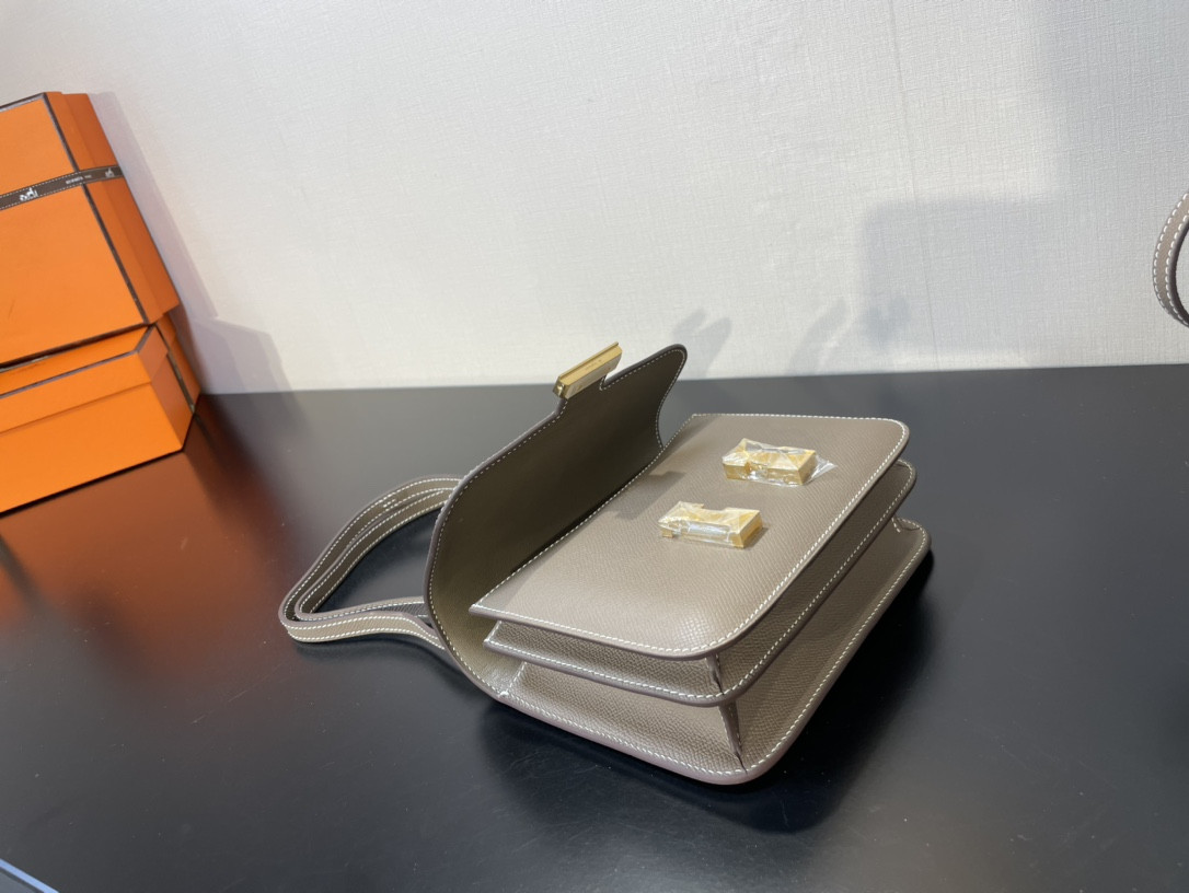 H**mes constance 19 epsom gold hardware 7.25" x 6.25" x 2.25"