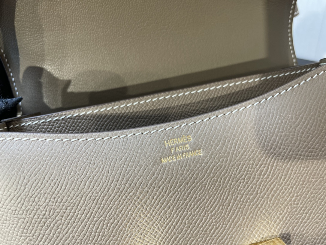 H**mes constance 19 epsom gold hardware 7.25" x 6.25" x 2.25"