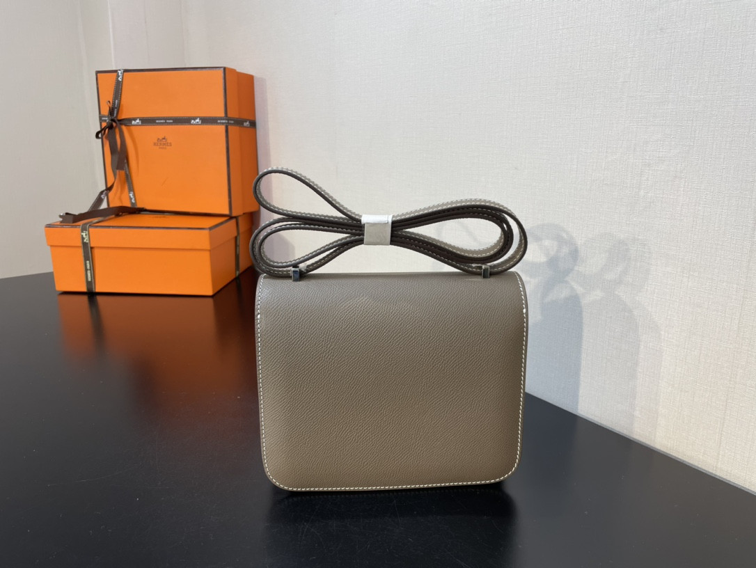H**mes constance 19 epsom silver hardware 7.25" x 6.25" x 2.25"
