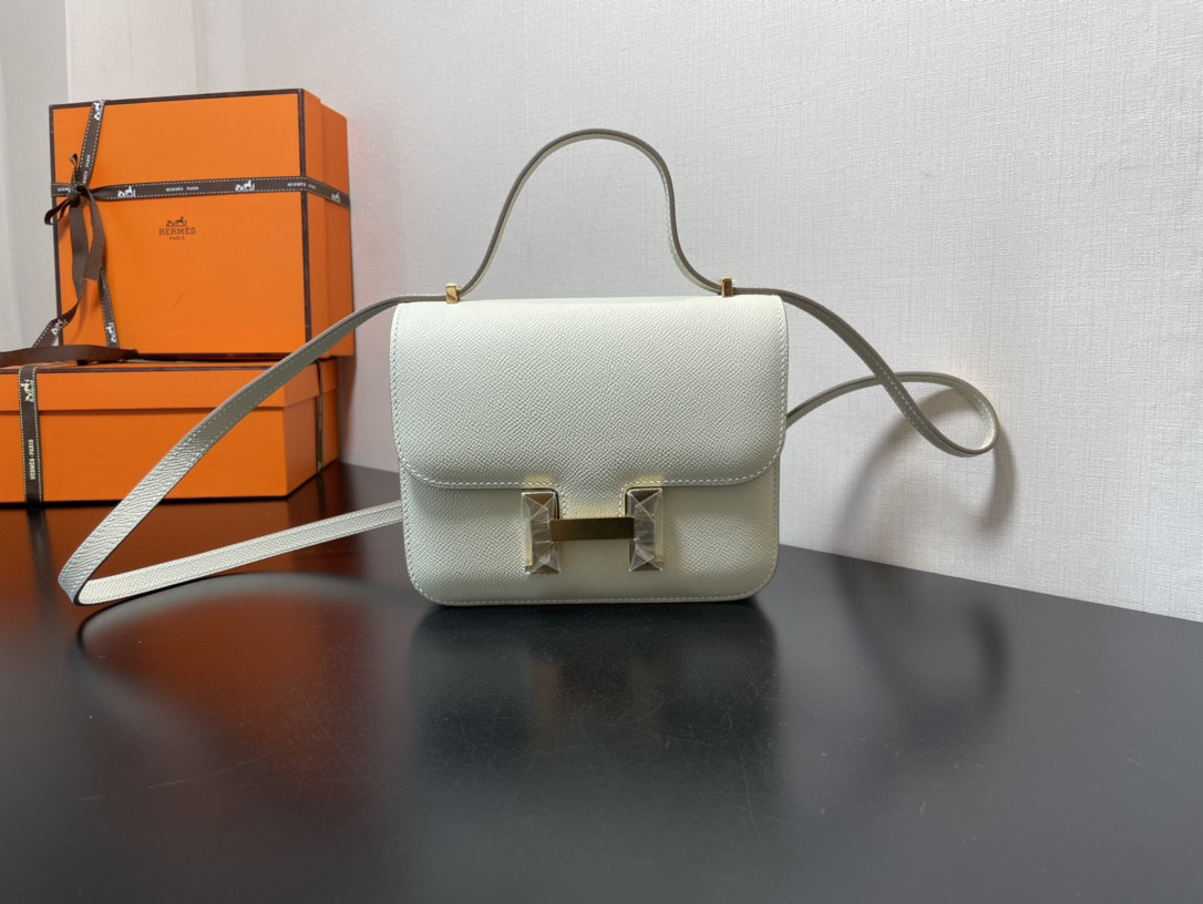 H**mes constance 19 epsom gold hardware 7.25" x 6.25" x 2.25"