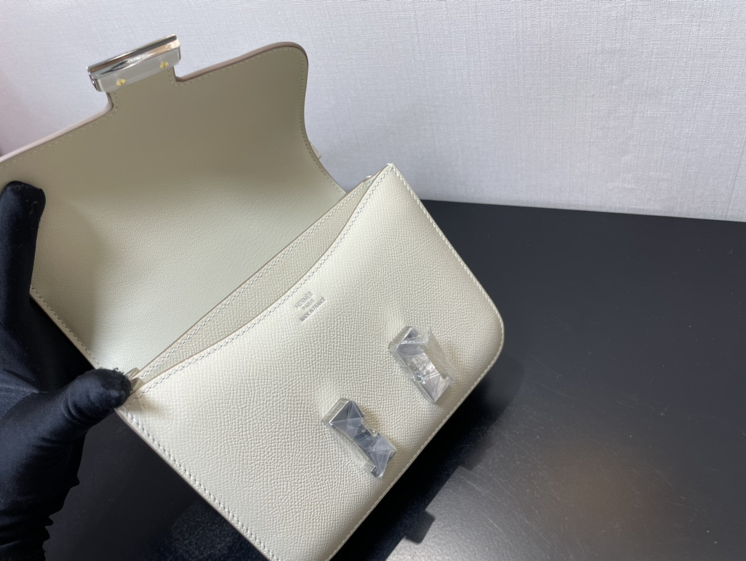 H**mes constance 19 epsom silver hardware 7.25" x 6.25" x 2.25"
