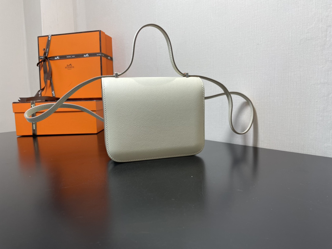 H**mes constance 19 epsom silver hardware 7.25" x 6.25" x 2.25"