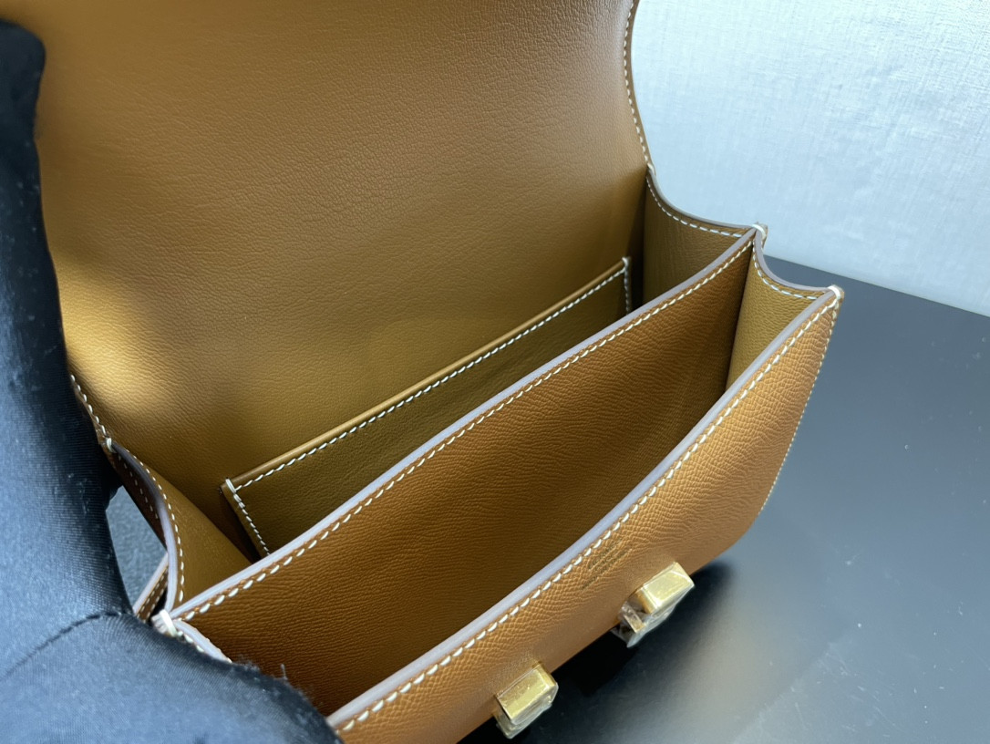 H**mes constance 19 epsom gold hardware 7.25" x 6.25" x 2.25"