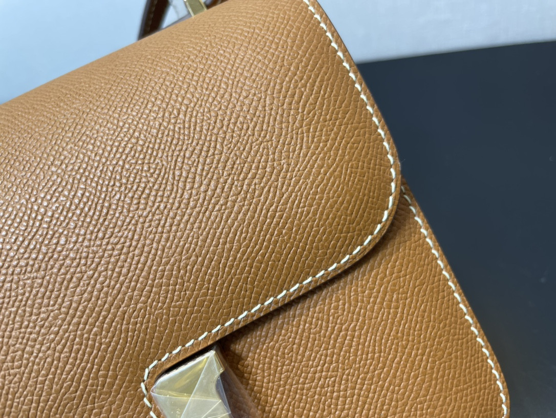 H**mes constance 19 epsom gold hardware 7.25" x 6.25" x 2.25"