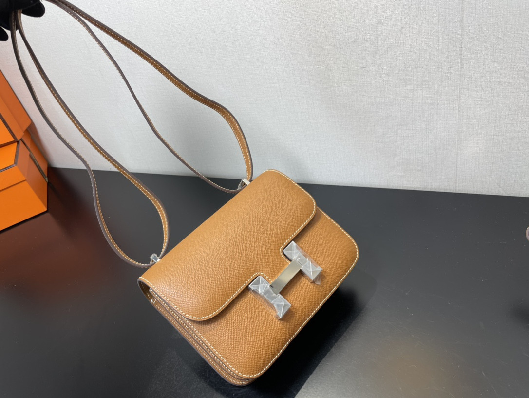 H**mes constance 19 epsom silver hardware 7.25" x 6.25" x 2.25"