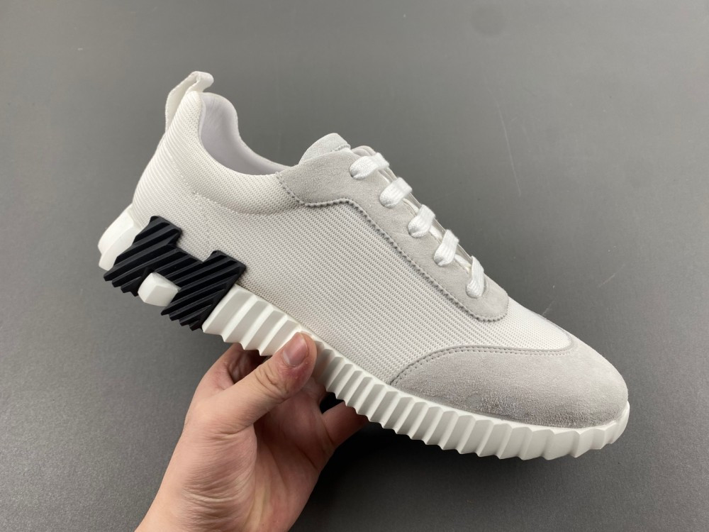ua H**mes bouncing sneaker
