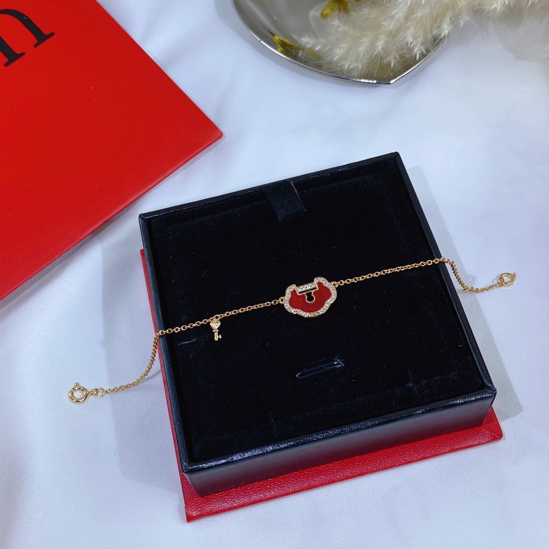Qee1in large ruyi lock bracelet