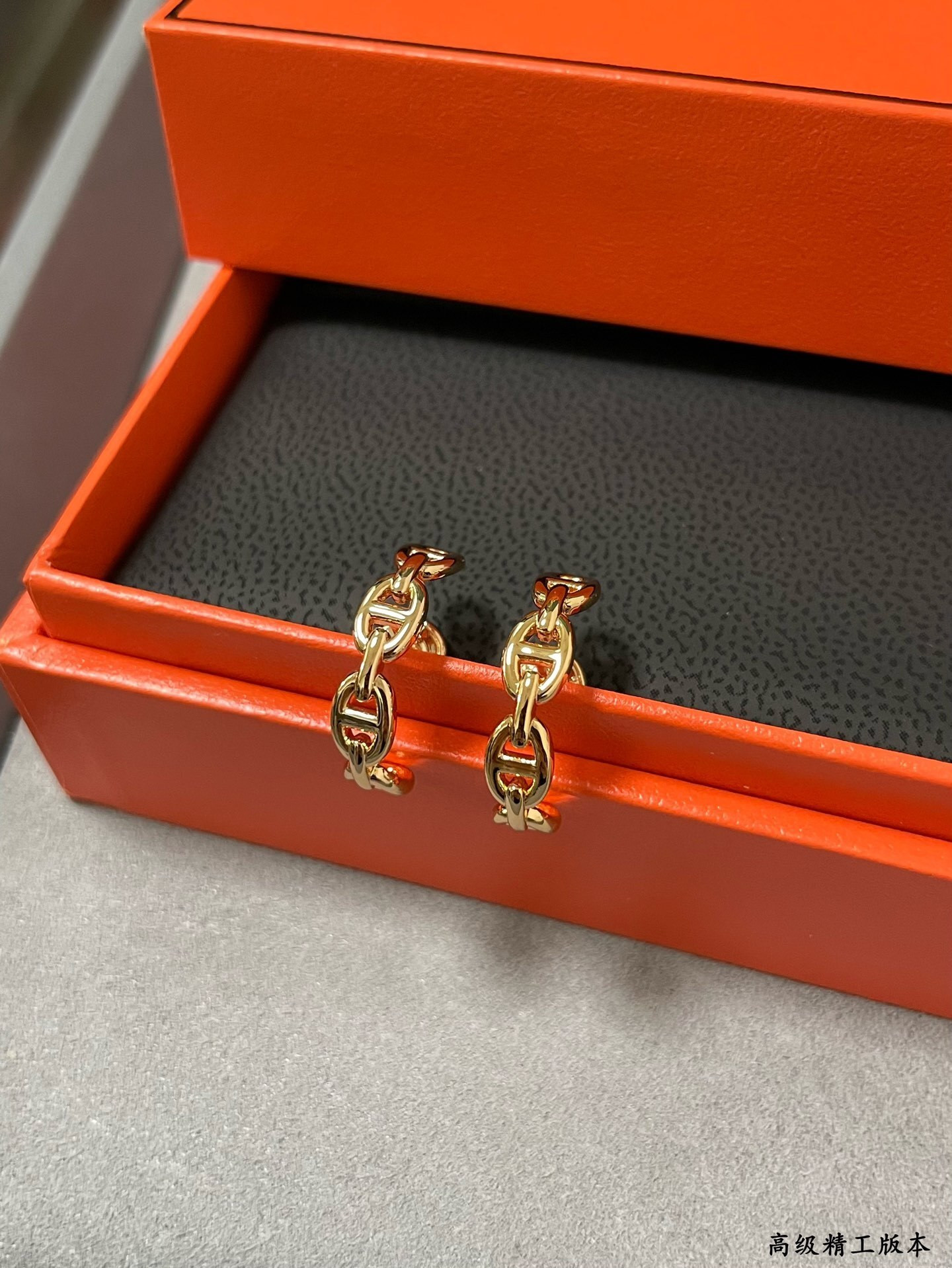 H**mes half-hoop pig nose earrings ag925