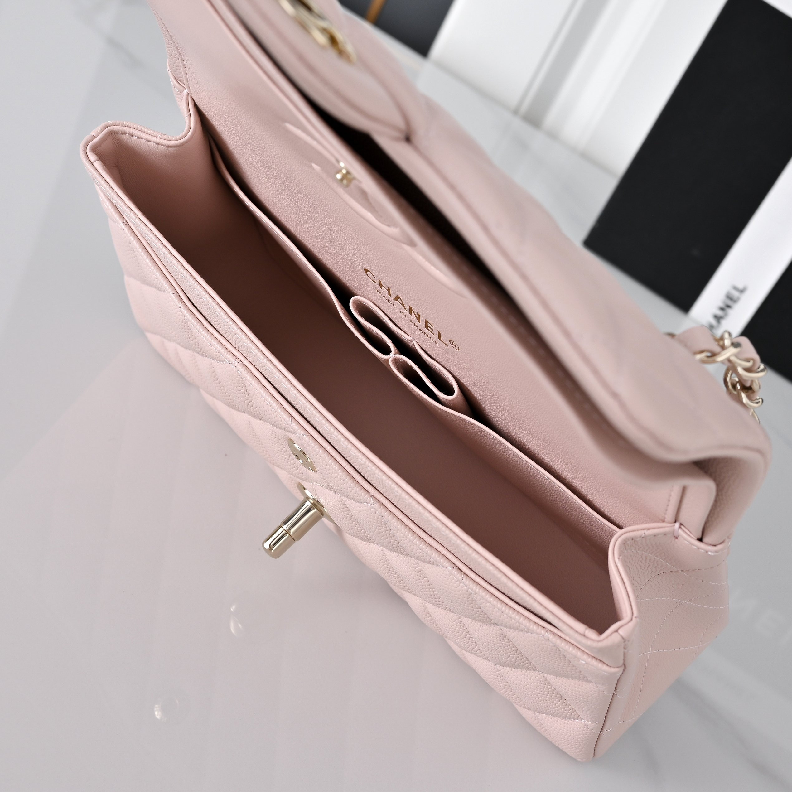 Ch*el classic flap handbag light pink with light gold hardware and caviar leather a01113 23x14.5x6cm