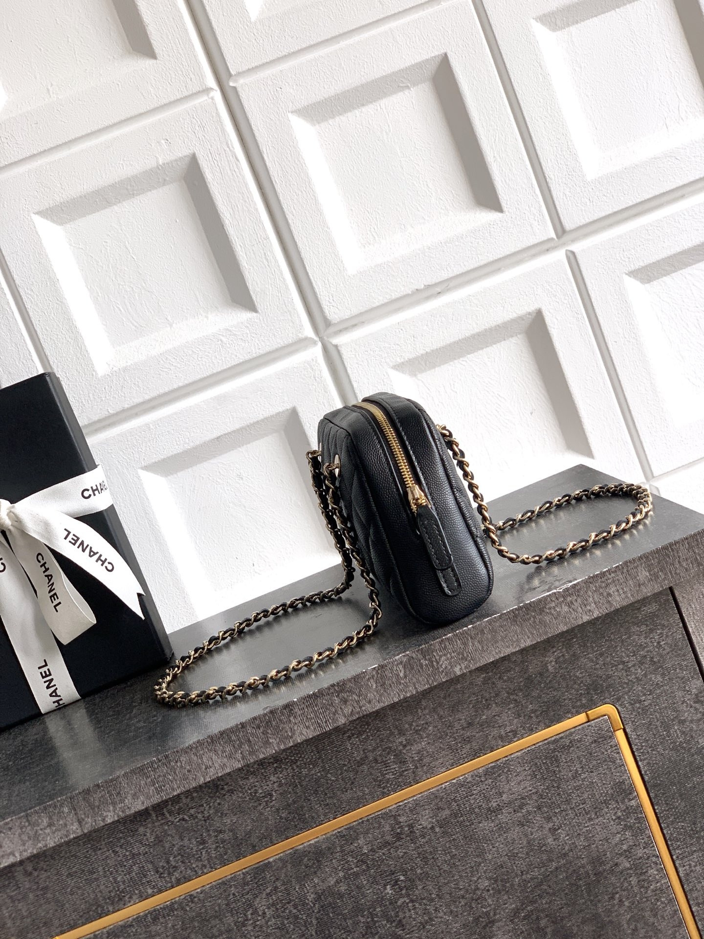 Ch*el clutch with chain ap5092 11.5x19.5x5.5cm