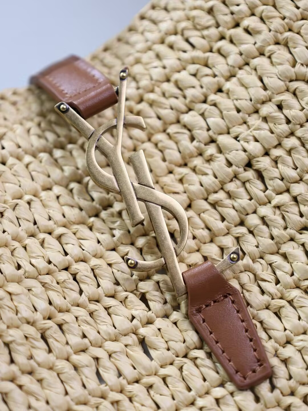 Y*L le 37 (raffia) 17x20x13cm